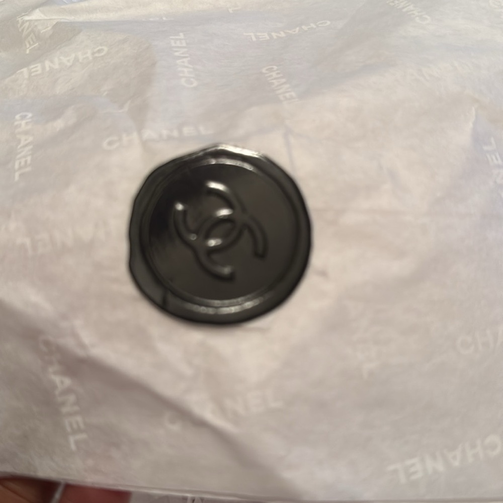 Authentic Chanel Box - Picture 5 of 7